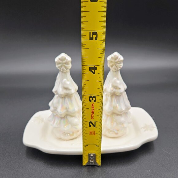 White Christmas Tree Salt And Pepper Shakers With Tray Bella Casa By Ganz Read - Picture 5 of 13